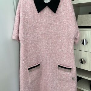 No. 21 Pink Tweed Dress with Black Collar
